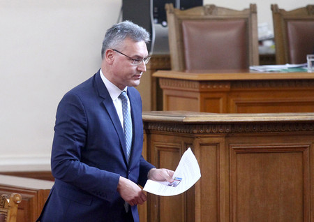 ГЕРБ и Обединени патриоти останаха сами вчера в защитата си