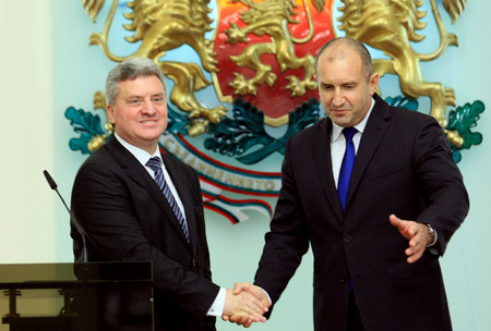 Надявам се че договорът ни с Македония ще остане в