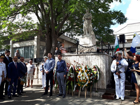 Народни представители от БСП присъстваха в тържествените ритуали в Бургас