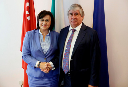 Лидерът на БСП Корнелия Нинова се срещна с Н Пр г н