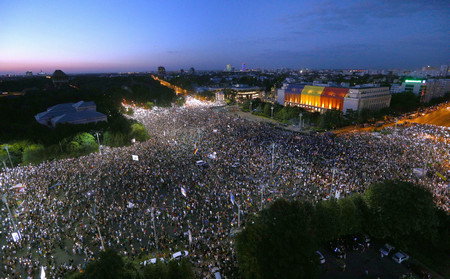 Мащабен антиправителствен протест се проведе за втора поредна вечер в
