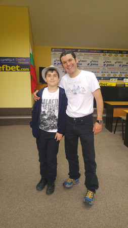 На 13 май Атанас Скатов стана първият българин и първият