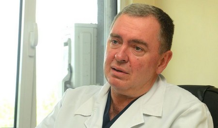 Проф. д-р Георги Михайлов е възпитаник на Медицинската академия в
