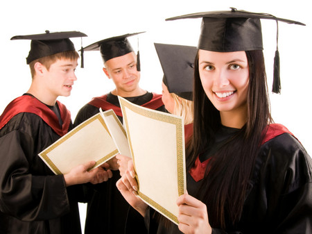 И в юлския ден слушам по транзистора новина социалната зам министърка