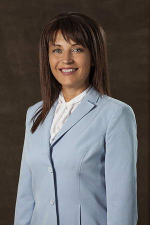 Нина Ставрева е родена във Варна където е завършила Икономическия