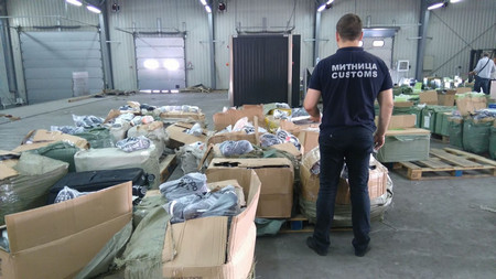 Всеки ден от пристанищата в Китай тръгва поредната пратка със