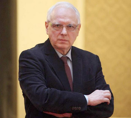 Велизар ЕнчевВ рамките на 72 часа три държави тежко шамаросаха