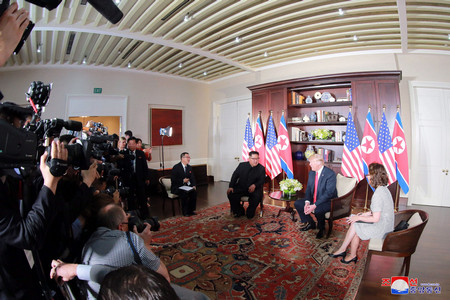 Валентин РадомирскиСрещата между лидерите на САЩ и КНДР в Сингапур