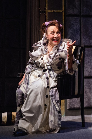 Легендарната актриса на Народния театър Мария Стефанова ще отпразнува 79 ия