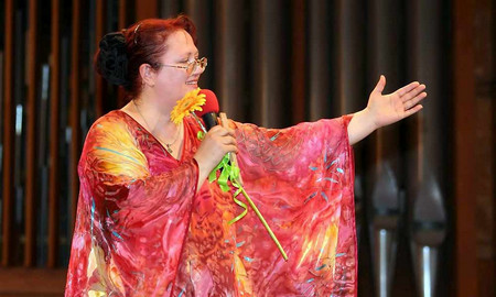 Популярната и обичана изпълнителка Ваня Костова ще излезе от къщата