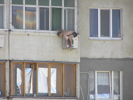 Един от вицепремиерите вече се оформя в народната представа твърдо