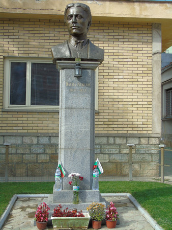 Само човек който е бил съпричастен на живо с онази