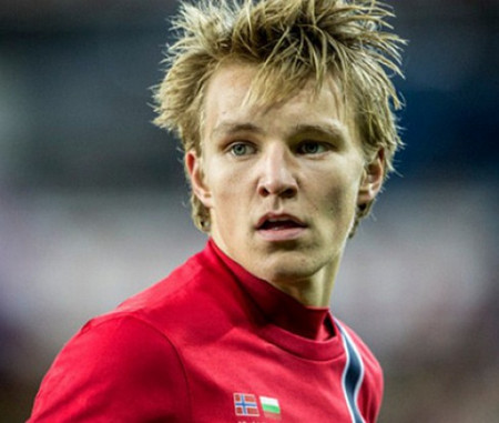 Селекционерът на Норвегия Ларс Лагербак викна на пожар Мартин Йодегаард