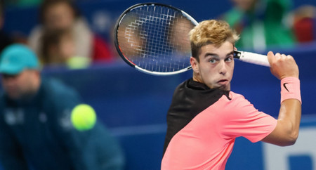 Една от най големите надежди на българския тенис Адриан Андреев бе