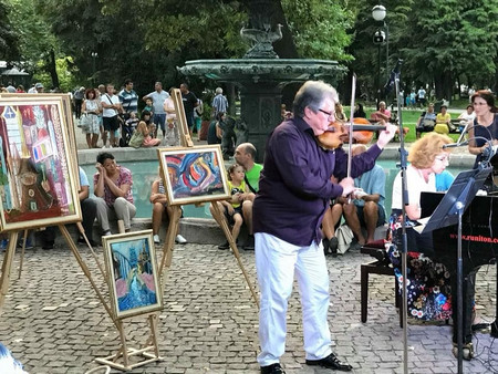 С откриването на Националните есенни изложби в Стария град за