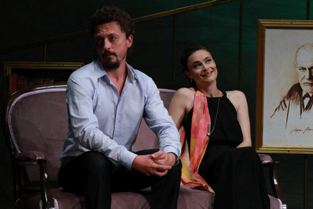 ДТ Невена Коканова в Ямбол открива театралния сезон с две