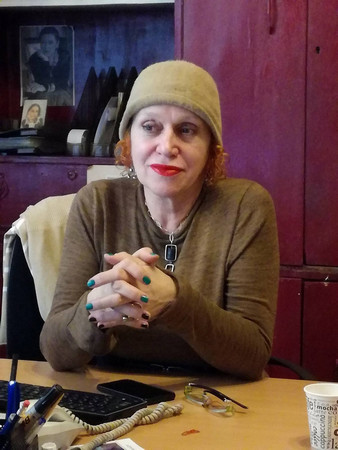 Цена Бояджиева е галеристка в Концертен комплекс България на Софийската