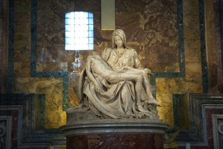 Когато изработва една от най-известните си творби "Пиета", Микеланджело ди