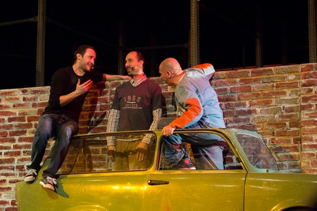 Десетгодишнината от премиерата на мюзикъла Страхотни момчета ще бъде отбелязана