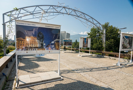 Фотоизложбата Атмосфера от София и Хавана може да бъде разгледана