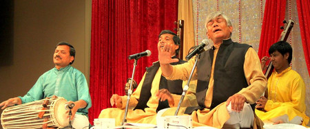 Водещите изпълнители на най древния индийски класически музикален стил дхрупад от