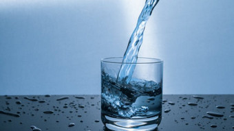 Водата е течност, която е много важна за здравето и
