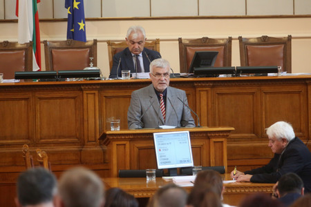 Днес ние отбелязване 27 та годишнина от приемането на новата българска