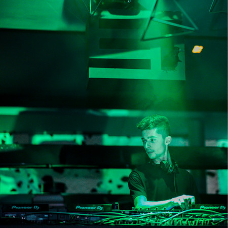 Диджей Руно и радио Нова официално стават част от тазгодишното