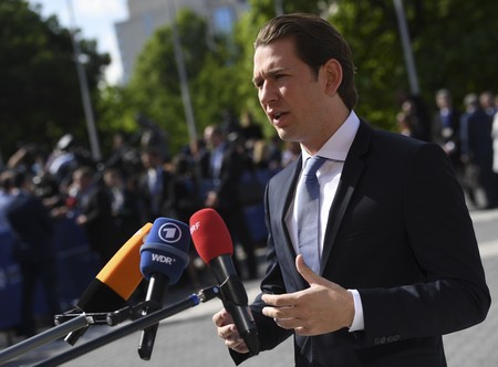 Австрия обмисля дали да не се оттегли от споразумението на